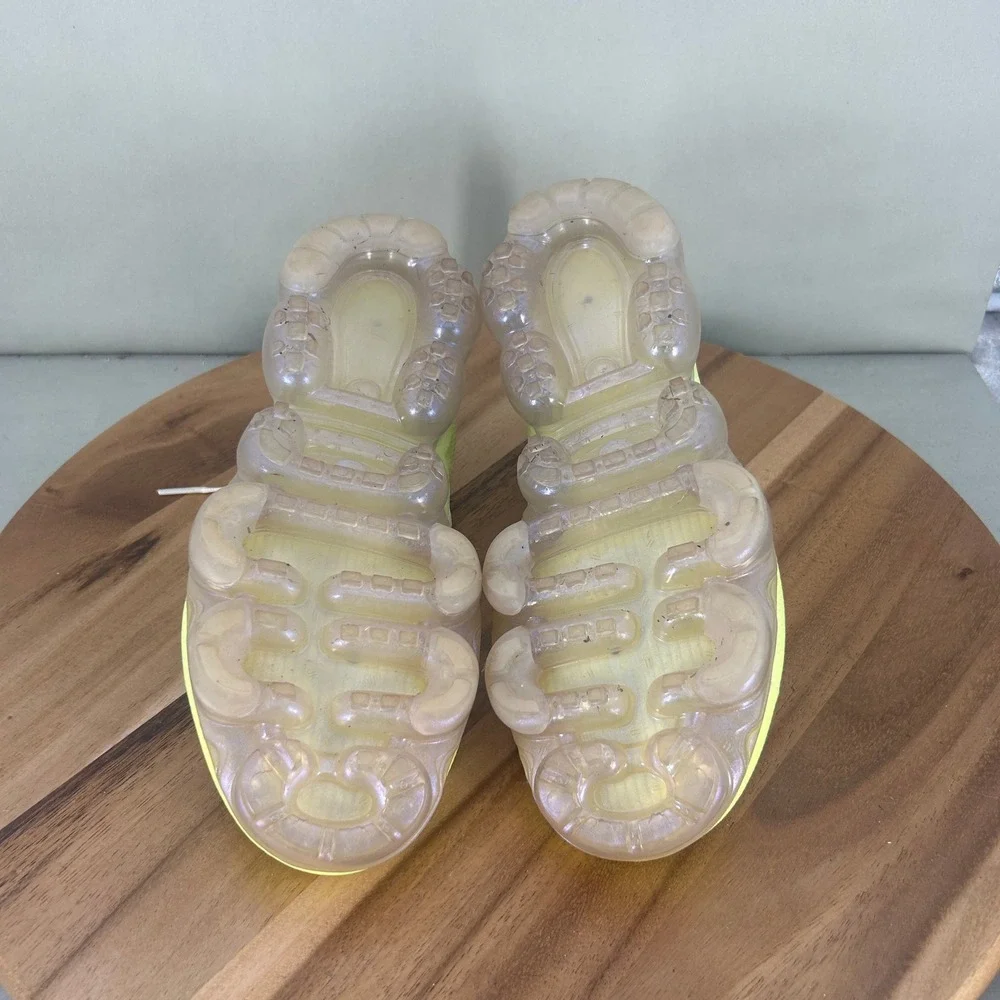 Nike Air VaporMax 2019 Barely Volt Womens Running Shoes CI1246-302 Size 10.5